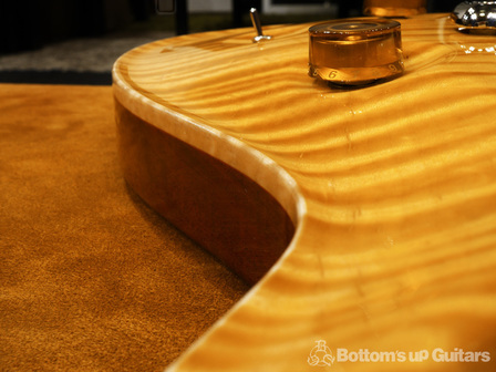 PRS_PS_Custom24_85reproduction_vintageyellow_topcarve5.jpg